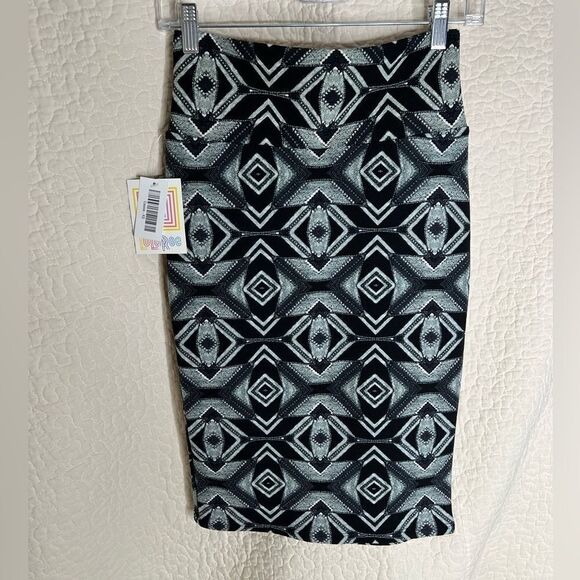 NWT LulaRoe Cassie Skirt - Picture 1 of 4